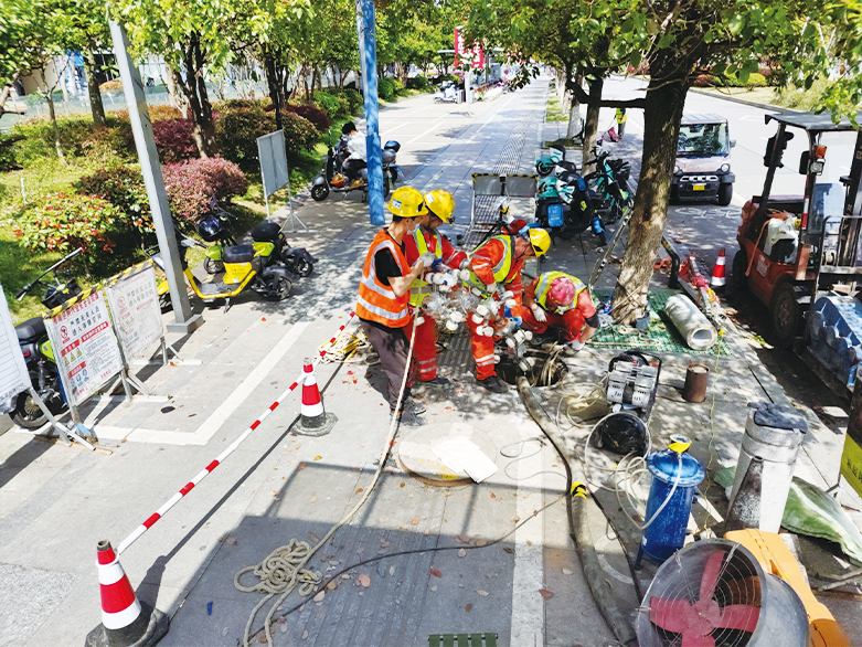  三更罗镇UV-CIPP紫外光固化修复