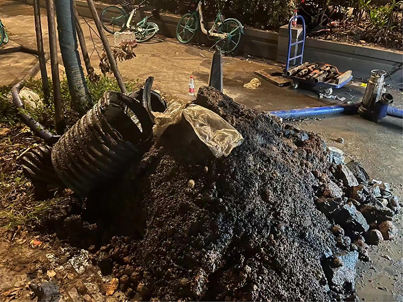 三更罗镇本地下水道疏通师傅，不通不收费【距您500米】